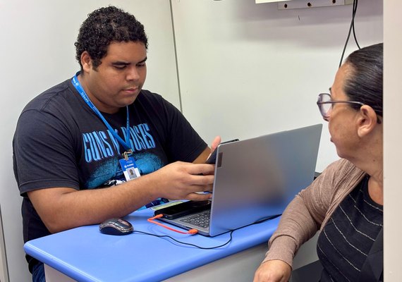 Governo oferta mais de 2 mil vagas de emprego com carteira assinada em Alagoas