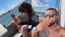 Davi Brito curte feriadão com namorada em passeio de barco na Bahia