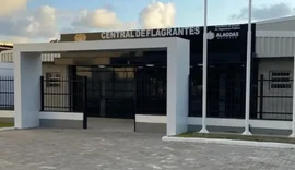 Mãe é presa em Maceió por deixar filhos sozinhos em casa