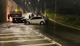 Motorista perde controle e causa acidente em Marechal Deodoro nesta madrugada