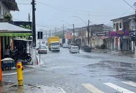 Chuvas diminuem em Maceió, mas autoridades mantêm alerta devido a riscos persistentes