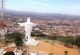 Adolescente invade casa de vizinho durante perseguição, mas acaba morto