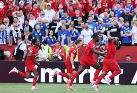 Canadá arranca empate contra Bósnia e conquista primeiro ponto em Copas
