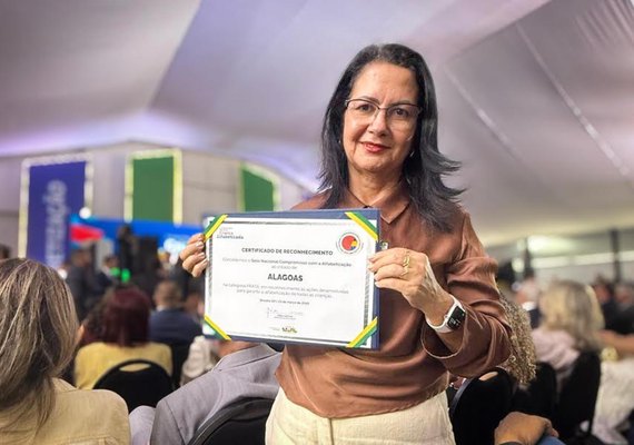Alagoas recebe Selo Prata de Alfabetização em Brasília e consolida sucesso