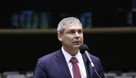 “Estuprador”: acusação de Lindbergh contra Gaspar gera pedido de cassação