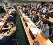 CCJ retoma análise de PEC que acaba com escala 6x1 nesta quarta (22)
