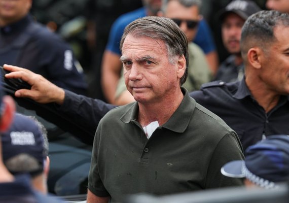 Defesa de Bolsonaro recua horas após pedir suspensão da pena no STF