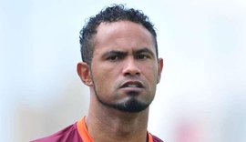 Ex-goleiro Bruno volta à prisão após ser localizado no RJ
