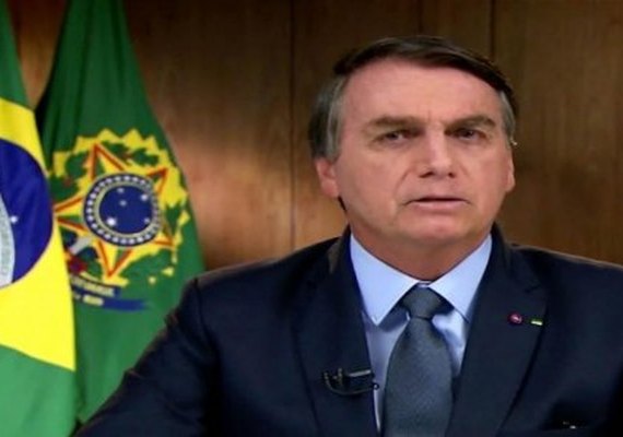 Bolsonaro diz que imprensa politizou o vírus da Covid-19