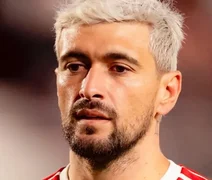 Flamengo atualiza situação de Arrascaeta após cirurgia na clavícula