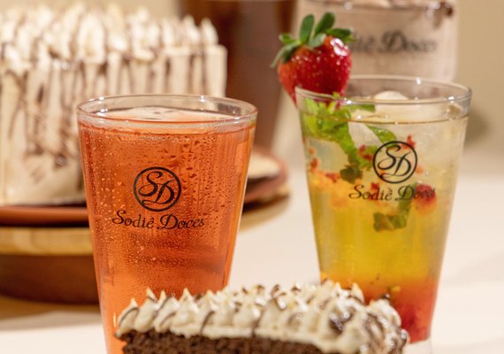 Sodiê Doces lança bolos caseiros premium e bebidas geladas zero açúcar em parceria com a Red Bull