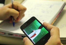 Com digitalização de salas de aula, pandemia acentua exclusão escolar