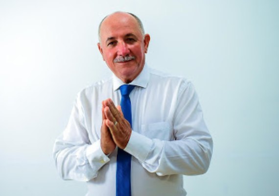 Vereador parabeniza Luciano Barbosa por reformar unidades de ensino em Arapiraca