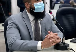 Vereador delegado Fábio Costa denuncia crimes ambientais em plenário da Câmara de Maceió