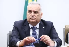 Gaspar ainda espera união da oposição, mas admite reavaliar cenário