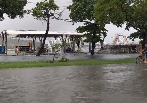 Pernambuco confirma mortes após chuvas e desabamentos