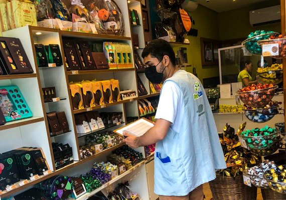 Procon Arapiraca realiza pesquisa de preços de ovos de páscoa