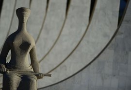 Moraes nega visita de Valdemar Costa Neto e Magno Malta a Bolsonaro