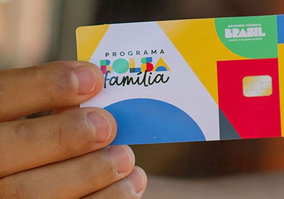 Caixa paga novo Bolsa Família a beneficiários com NIS de final 2