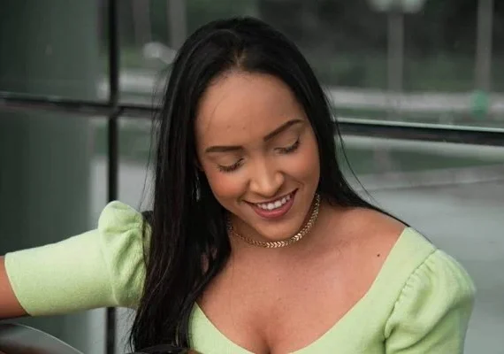 Cantora sertaneja morre após ser atropelada por carro desgovernado