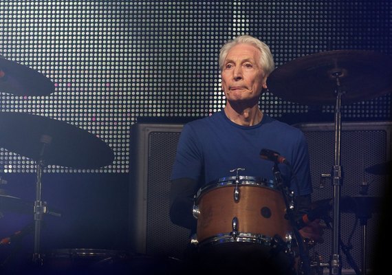 Morre Charlie Watts, baterista do Rolling Stones, aos 80 anos