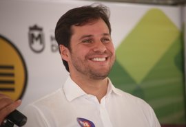 Prefeito assina Ordem de Serviço para requalificação da Rua Carapeba