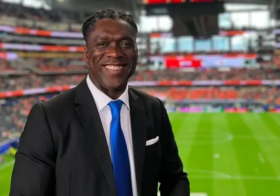 Corinthians anuncia a contratação de Seedorf como novo treinador da equipe