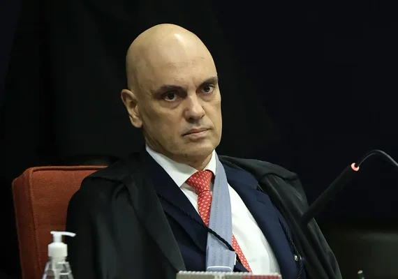 STF libera saída temporária de Bolsonaro para procedimento cirúrgico em Brasília