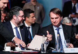 Governo quer reduzir alíquota do IR para máximo de 25%, diz Bolsonaro