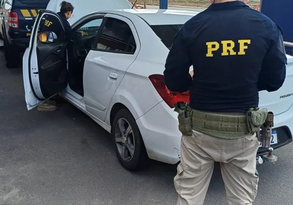 Polícia Rodoviária Federal recupera carro roubado durante operação em Alagoas