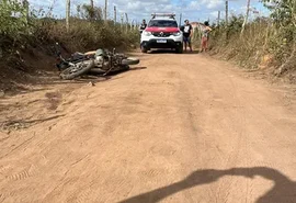Vídeo: jovem é encontrado morto ao lado de motocicleta na zona rural de Lagoa da Canoa