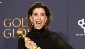 Fernanda Torres faz história e leva prêmio do Globo de Ouro