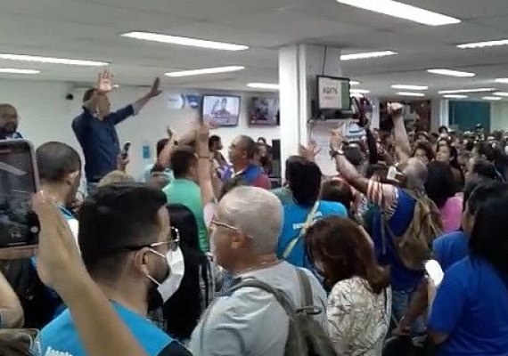 Ocupação dos agentes de saúde em sede da Semec chega ao 3º dia seguido