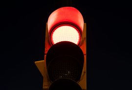 Governo federal rejeita medida de Maceió que permite avançar o sinal vermelho