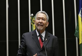 Presidente do TRE/AL manda cumprir decisão que afasta Paulão do mandato