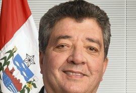 Senador alagoano compõe comissão que vai aos EUA negociar taxação de Trump