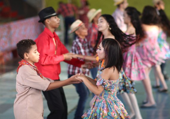Escolas municipais participam da 21ª Mostra de Quadrilhas Matutas e Danças Juninas