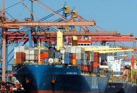 EUA avaliam sobretaxas que podem elevar tarifas sobre produtos brasileiros