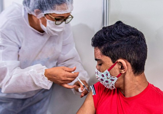 Arapiraca: adolescentes com 16 anos ou mais poderão tomar primeira dose da vacina contra Covid-19