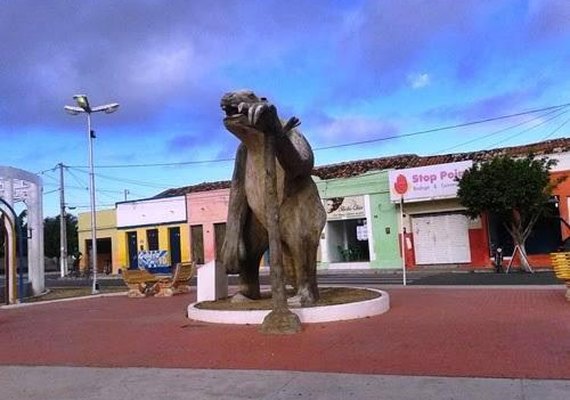 Maravilha suspende funcionamento de estabelecimentos entre 21h e 5h para conter pandemia