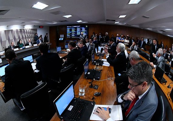 CCJ aprova texto-base das emendas à reforma da Previdência