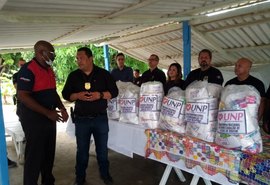 Seris entrega kits de higiene pessoal para reeducandos