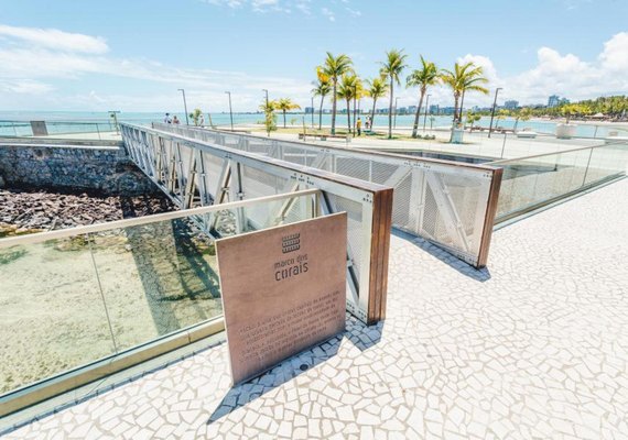 Prefeitura recebe aval do Estado para montar Árvore de Natal no Marco dos Corais