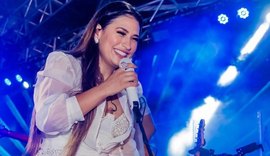 Sem Simaria, Simone lota primeiro show solo e apresenta novos parceiros