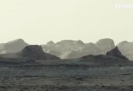 Nasa revela imagem de paredões esculpidos pelo vento em Marte