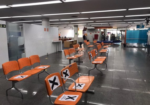 Operação do Procon autua três agências bancárias de Maceió