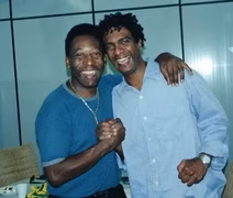 Hélio de La Peña lança série documental para defender mil gols de Pelé