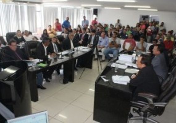 Novas denúncias contra Eraldo Gomes chegam à Câmara de Vereadores