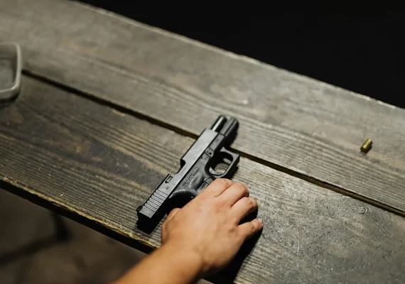 72% das mulheres assassinadas por arma de fogo em 2024 eram negras