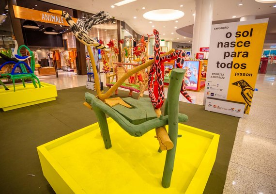 Exposição ' O sol nasce para todos' leva obras do artesão do alagoano Jasson para shopping de Maceió